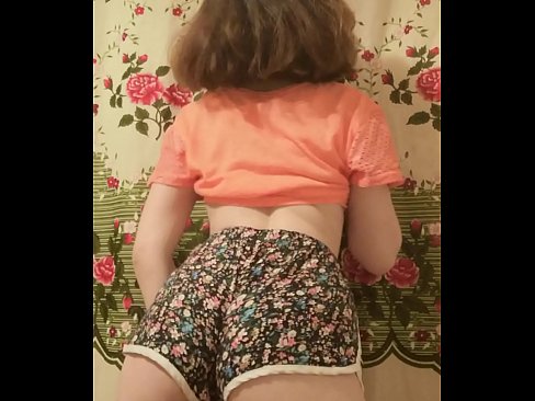 ❤️ Sexy jonge babe dy't har koarte broek op 'e kamera útstrielet ❌ Anale porno op fy.dewporn.ru ❌️❤