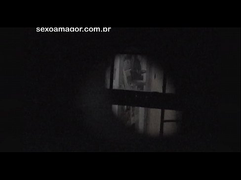 ❤️ Blondie wurdt yn it geheim op fideo opnommen troch in buertvoyeur ferburgen efter holle bakstiennen ❌ Anale porno op fy.dewporn.ru ❌️❤